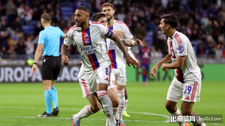 皇马逆转瓦,伦西亚,登顶西甲联,j9,j9游会,九游会官网,九游会体育