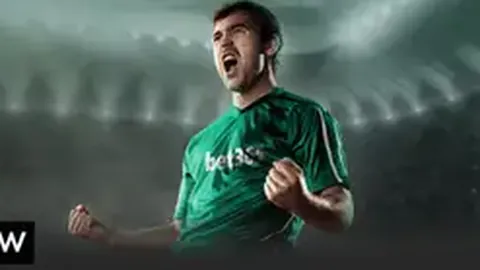 拜仁2-4波鸿遭逆转，莱万进球难救主